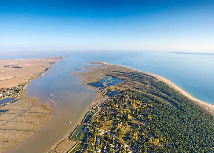 Amazing In Semesterbostad La Faute-sur-Mer